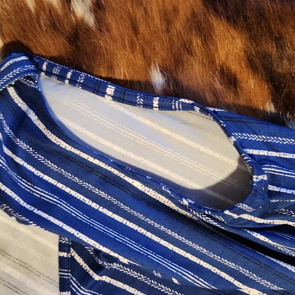 '$5 add on' 2 Dye 4 Sleeveless Shirt Sz Lg - Picture 4 of 5